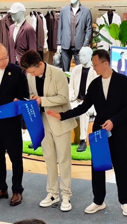 信通配资 李乃文又“闯祸”了 网友：内娱魔童必有乃文叔一席之地